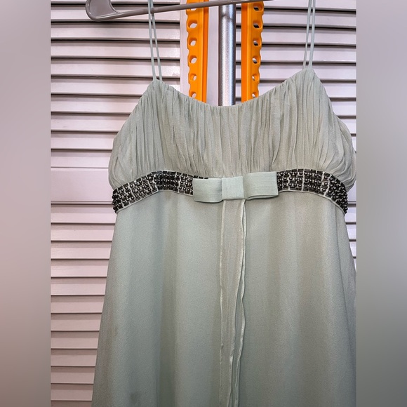 Anne Klein Embellished Silk Flowy Prom or Bridal Dress, Sage Green, size 4 - Picture 4 of 11